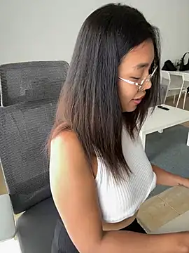 NaughtyMe online show from 12.06.24