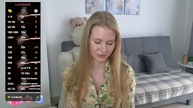 Snapshot of IsabelAllen chatting on 03.02.26 IsabelAllen online show from 03.02.26