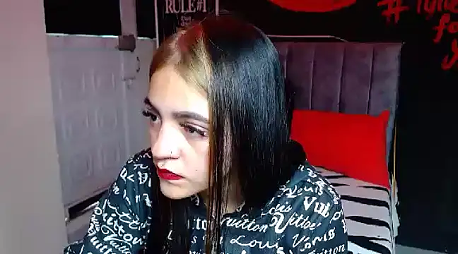 Violettasquirt online show from 12.24.24