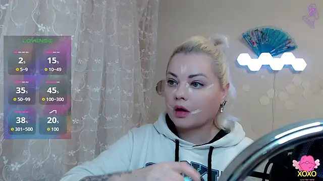 JewellKiss7 online show from 11.13.25