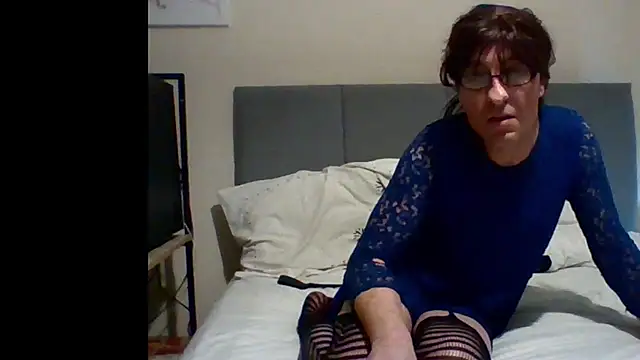 lolaisagoodtime online show from 01.04.25