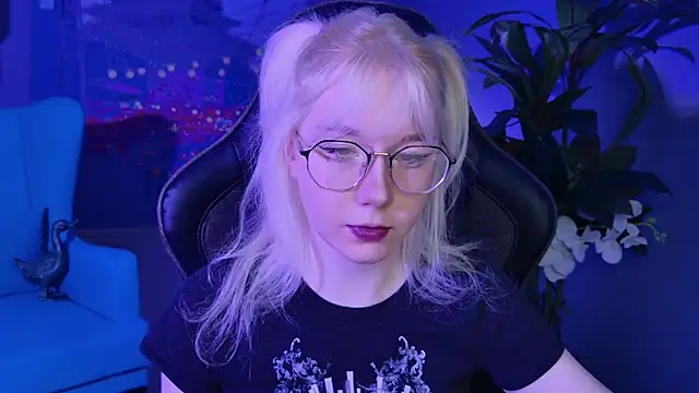 Snapshot of NancyMartinez chatting on 01.13.25 NancyMartinez online show from 01.13.25