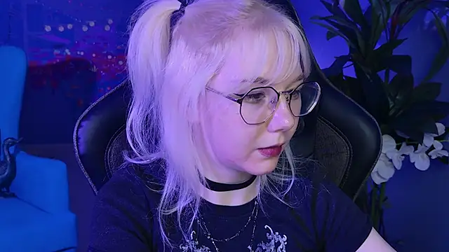 Snapshot of NancyMartinez chatting on 01.13.25 NancyMartinez online show from 01.13.25