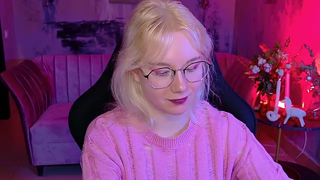 Snapshot of NancyMartinez chatting on 01.14.25 NancyMartinez online show from 01.14.25