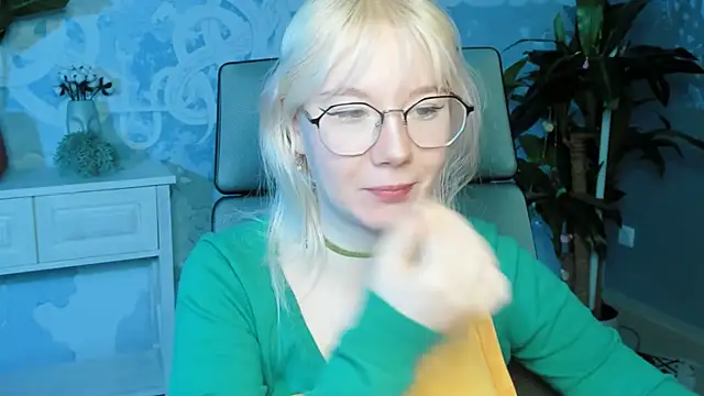 Snapshot of NancyMartinez chatting on 01.17.25 NancyMartinez online show from 01.17.25