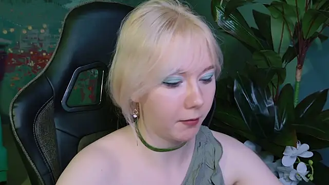 Snapshot of NancyMartinez chatting on 01.18.25 NancyMartinez online show from 01.18.25