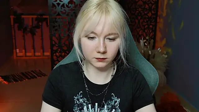 Snapshot of NancyMartinez chatting on 01.22.25 NancyMartinez online show from 01.22.25