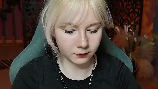 Snapshot of NancyMartinez chatting on 01.22.25 NancyMartinez online show from 01.22.25