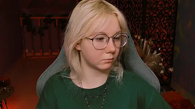 Snapshot of NancyMartinez chatting on 01.24.25 NancyMartinez online show from 01.24.25