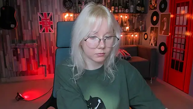 Snapshot of NancyMartinez chatting on 01.25.25 NancyMartinez online show from 01.25.25