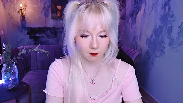 Snapshot of NancyMartinez chatting on 01.28.25 NancyMartinez online show from 01.28.25