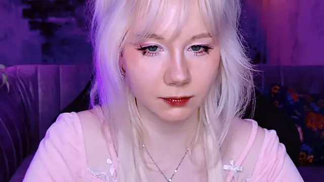 Snapshot of NancyMartinez chatting on 01.28.25 NancyMartinez online show from 01.28.25