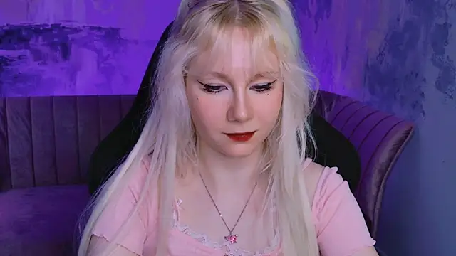 Snapshot of NancyMartinez chatting on 02.01.25 NancyMartinez online show from 02.01.25