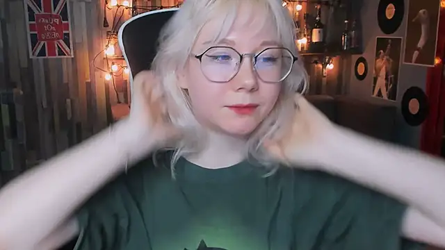 Snapshot of NancyMartinez chatting on 02.05.25 NancyMartinez online show from 02.05.25