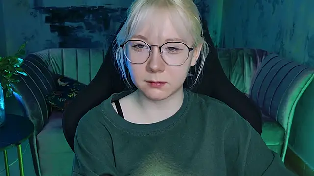 Snapshot of NancyMartinez chatting on 02.08.25 NancyMartinez online show from 02.08.25