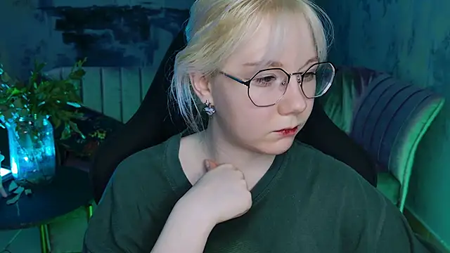 Snapshot of NancyMartinez chatting on 02.08.25 NancyMartinez online show from 02.08.25