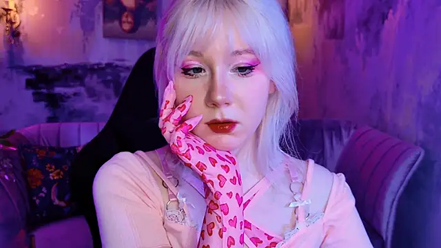 Snapshot of NancyMartinez chatting on 02.13.25 NancyMartinez online show from 02.13.25