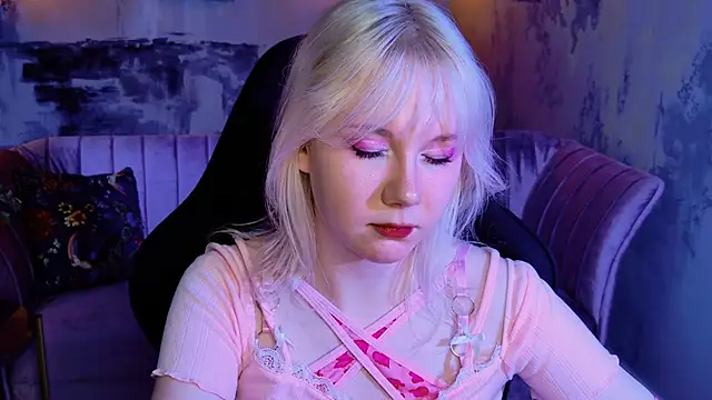 Snapshot of NancyMartinez chatting on 02.13.25 NancyMartinez online show from 02.13.25