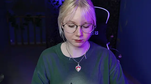 Snapshot of NancyMartinez chatting on 02.15.25 NancyMartinez online show from 02.15.25