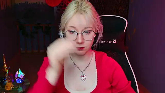 Snapshot of NancyMartinez chatting on 02.19.25 NancyMartinez online show from 02.19.25