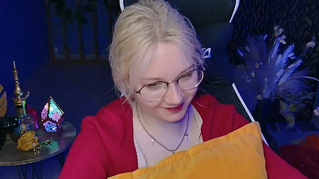 Snapshot of NancyMartinez chatting on 02.19.25 NancyMartinez online show from 02.19.25