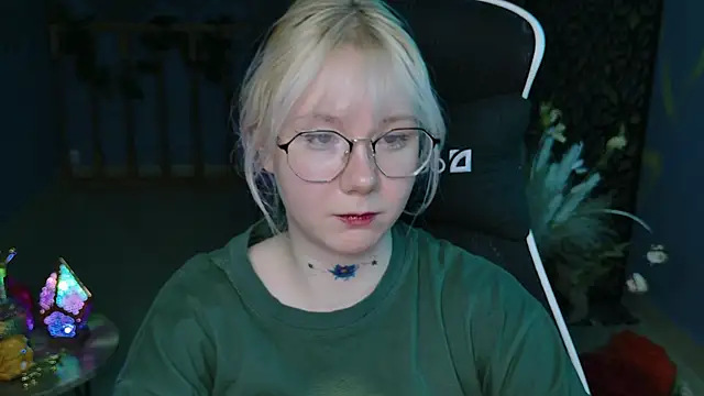 Snapshot of NancyMartinez chatting on 02.20.25 NancyMartinez online show from 02.20.25