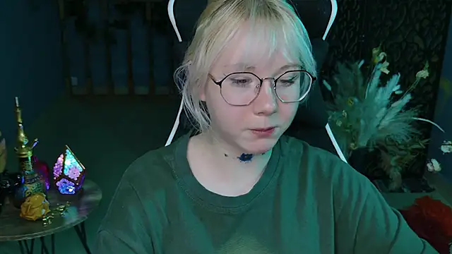 Snapshot of NancyMartinez chatting on 02.20.25 NancyMartinez online show from 02.20.25