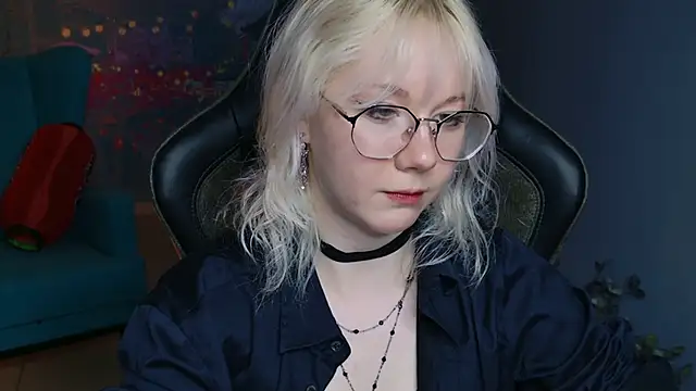 Snapshot of NancyMartinez chatting on 02.21.25 NancyMartinez online show from 02.21.25