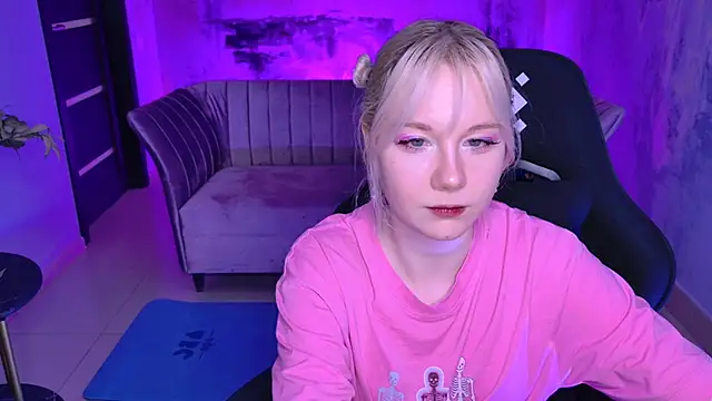 Snapshot of NancyMartinez chatting on 03.01.25 NancyMartinez online show from 03.01.25