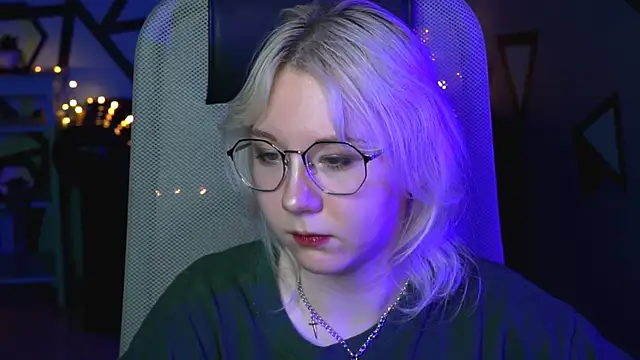 Snapshot of NancyMartinez chatting on 03.06.25 NancyMartinez online show from 03.06.25