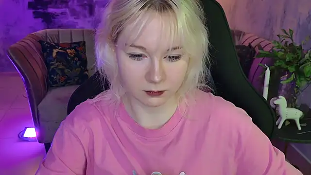 Snapshot of NancyMartinez chatting on 03.08.25 NancyMartinez online show from 03.08.25