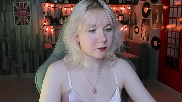 Snapshot of NancyMartinez chatting on 03.11.25 NancyMartinez online show from 03.11.25