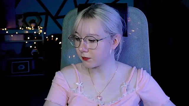 Snapshot of NancyMartinez chatting on 03.13.25 NancyMartinez online show from 03.13.25