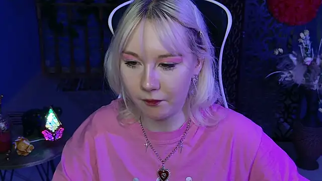 Snapshot of NancyMartinez chatting on 03.19.25 NancyMartinez online show from 03.19.25