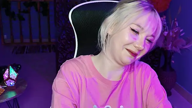 Snapshot of NancyMartinez chatting on 03.20.25 NancyMartinez online show from 03.20.25