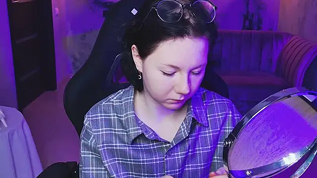 Snapshot of NancyMartinez chatting on 10.03.25 NancyMartinez online show from 10.03.25