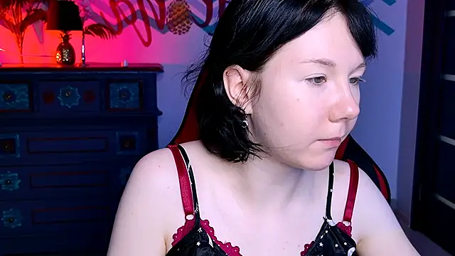 Snapshot of NancyMartinez chatting on 10.04.25 NancyMartinez online show from 10.04.25