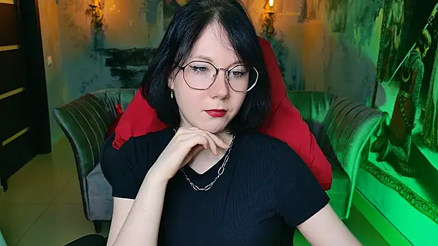 Snapshot of NancyMartinez chatting on 10.15.25 NancyMartinez online show from 10.15.25