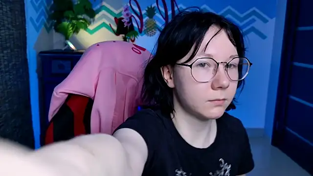 Snapshot of NancyMartinez chatting on 10.25.25 NancyMartinez online show from 10.25.25