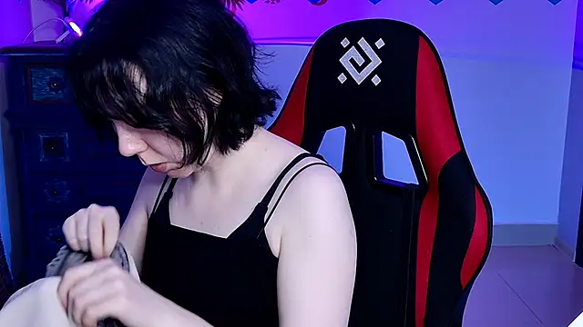 Snapshot of NancyMartinez chatting on 10.28.25 NancyMartinez online show from 10.28.25