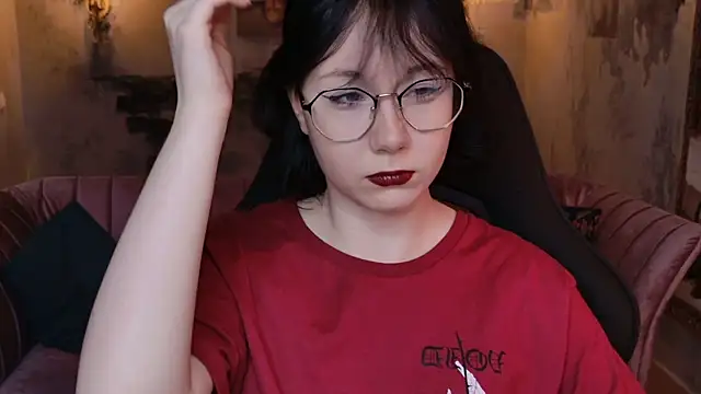 Snapshot of NancyMartinez chatting on 11.06.25 NancyMartinez online show from 11.06.25