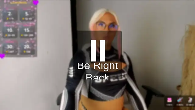 Snapshot of -Sofii_ chatting on 02.18.25 -Sofii online show from 02.18.25