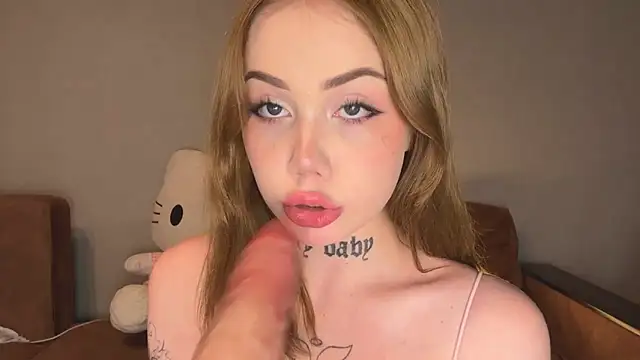 Snapshot of hanna_cry_baby chatting on 10.23.25 hanna cry baby online show from 10.23.25