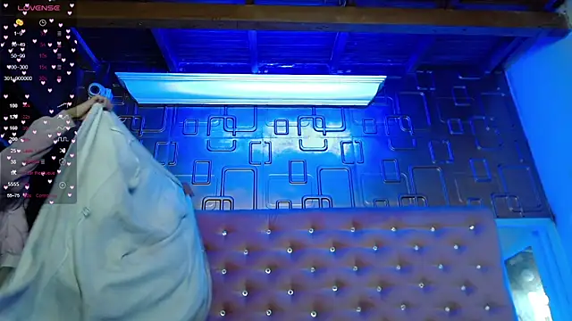 Molly gomez  online show from 02.16.25