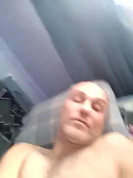 Pineapple04 online show from 11.29.25