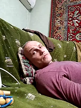 Pineapple04 online show from 01.05.26