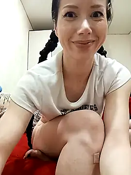 Snapshot of SashaGrinch chatting on 12.20.24 SashaGrinch online show from 12.20.24