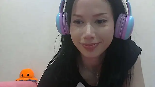 Snapshot of SashaGrinch chatting on 02.02.25 SashaGrinch online show from 02.02.25