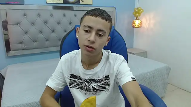 Xavii18 online show from 02.12.25