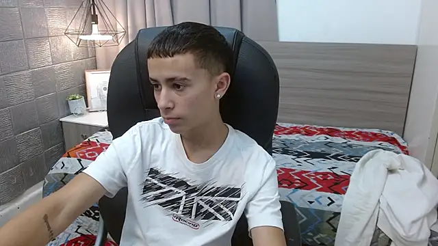 Xavii18 online show from 02.13.25